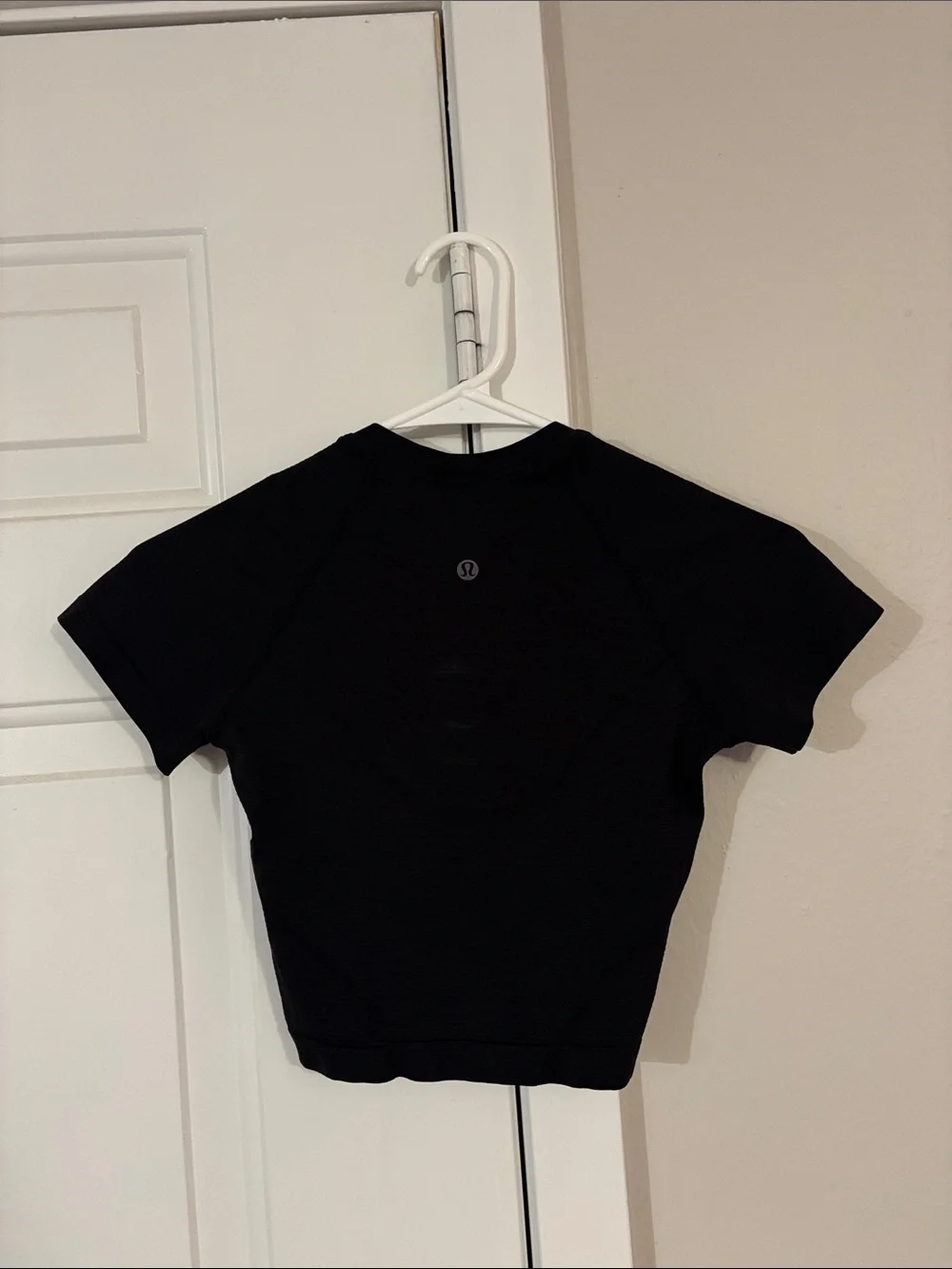 lululemon Swiftly Tech Cropped Short-Sleeve Shirt 2.0 | Black, size 2